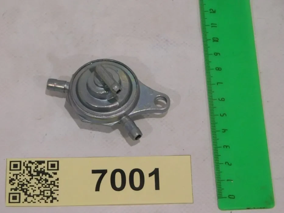 Бензонасос 4-x такт. "QT-4,-10,-18" /3 трубки/ крепится на бак на Скутеры китайские 4-х такт. /50-100см3/ 139QMB, GY6-50 Каталог Вело-Мото